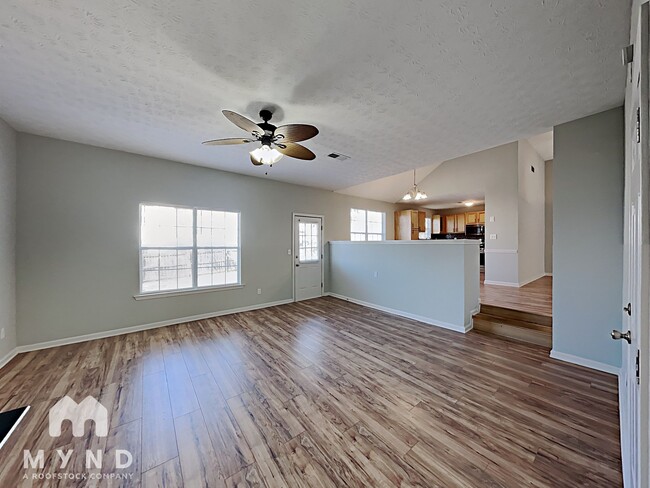 Building Photo - 515 Gardinia Dr