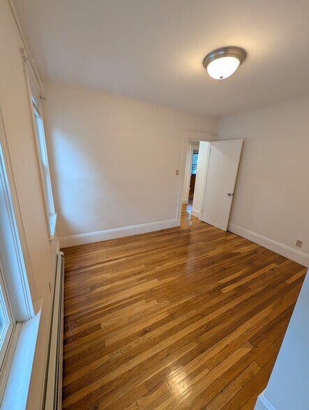 Building Photo - 33 Seven Pines Ave