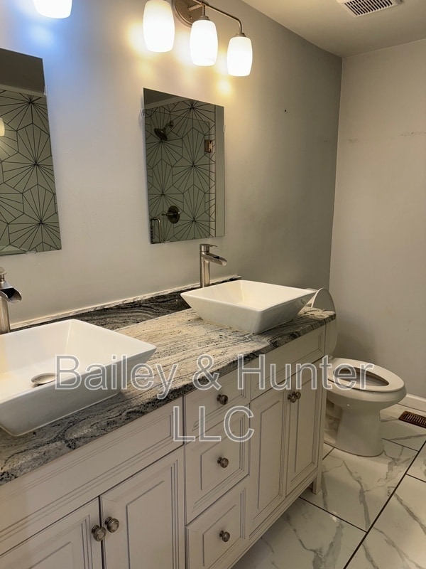 Building Photo - 85 Meldon Ave SE