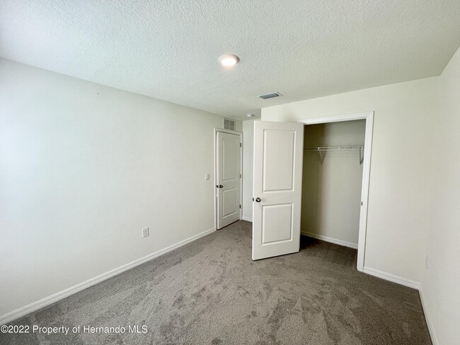 Building Photo - 9373 Fox Chapel Ln