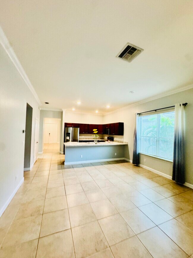Building Photo - 1807 Berkshire Cir SW