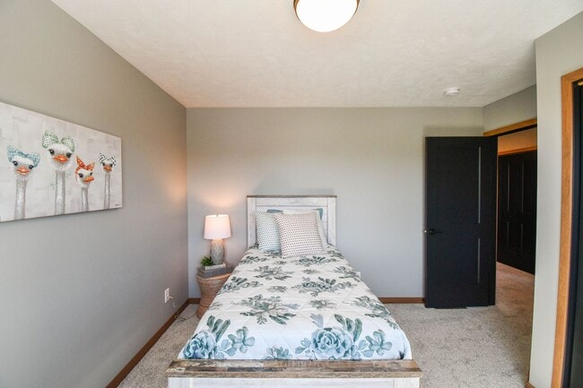 Building Photo - 3900 S Caballo Ct