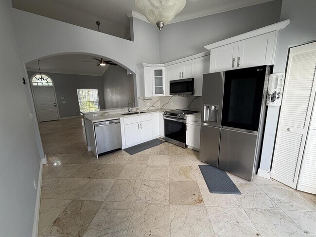 Building Photo - 7657 Sanctuary Dr