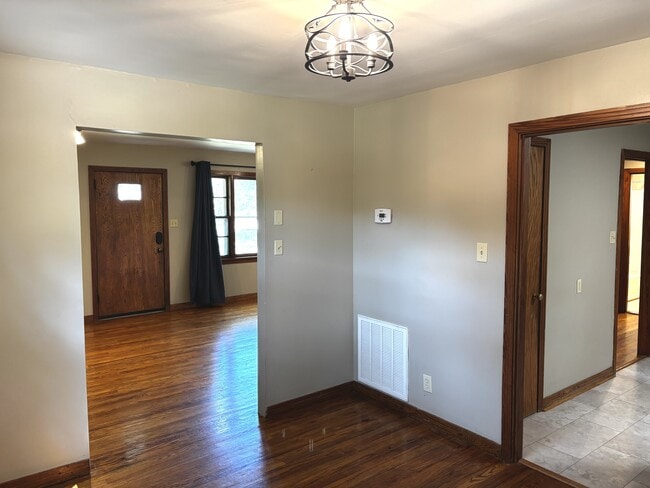 Building Photo - 4106 Woodlawn Pike