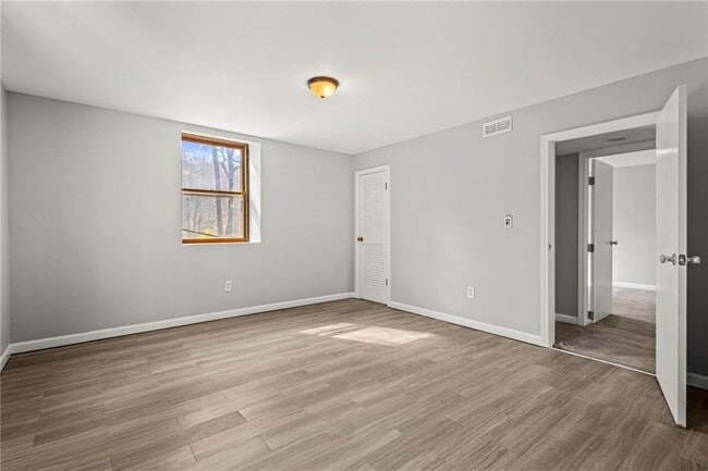 Building Photo - 2519 Lauderdale Dr NE