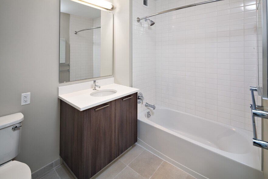 Building Photo - 1524 Sheepshead Bay Rd