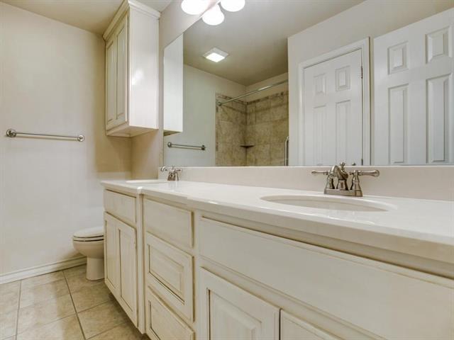 Building Photo - 1708 Rockview Dr