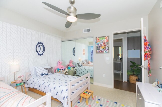 Building Photo - 888 Kapiolani Blvd