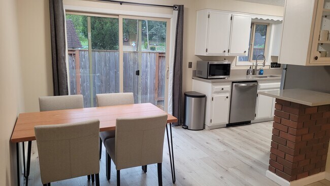 Building Photo - 1516 7th St NW