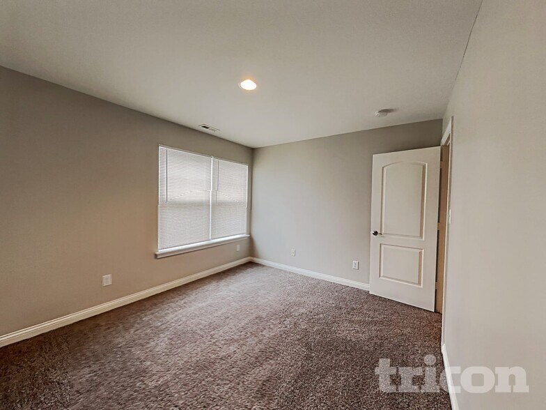 Building Photo - 2619 Harshaw Ct