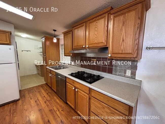 Building Photo - 15425 N Oracle Rd