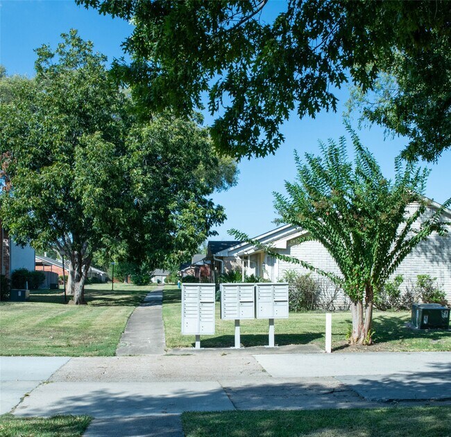 Building Photo - 12823 High Star Dr