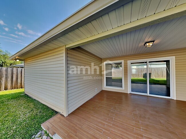 Building Photo - 1006 Bass Harbor Dr