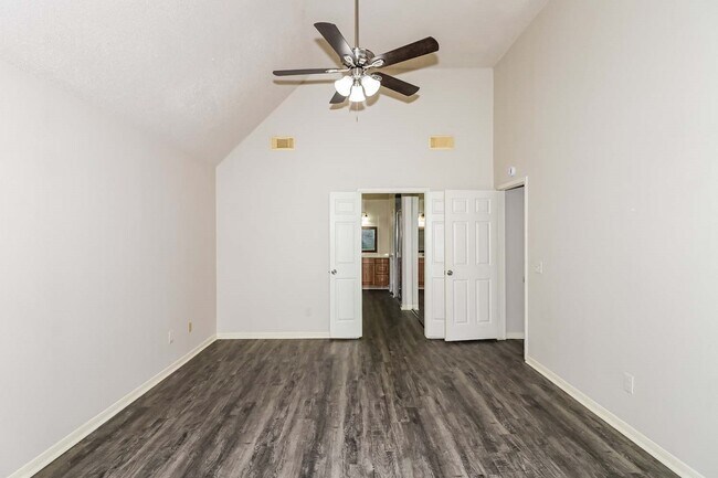 Building Photo - 22947 Benbury Dr