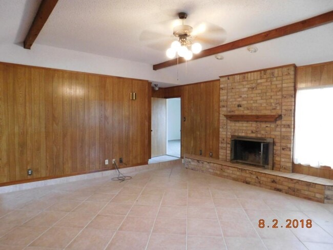 Building Photo - 2315 U.S. Hwy 190