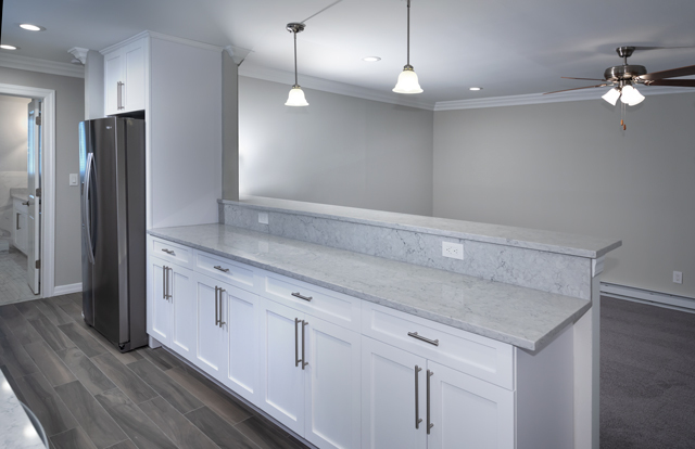 Quartz Countertops/Shaker Cabinets - Fairfield Townhouses at Westhampton