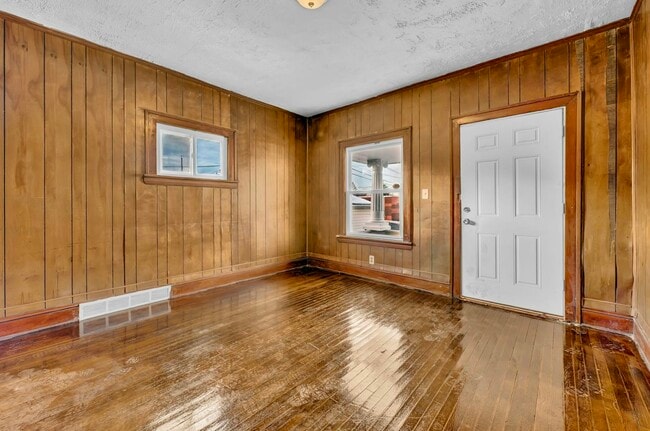 Building Photo - 7412 Worley Ave