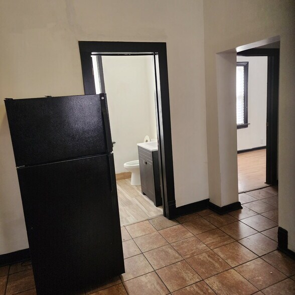 Building Photo - 1528 Thorn St