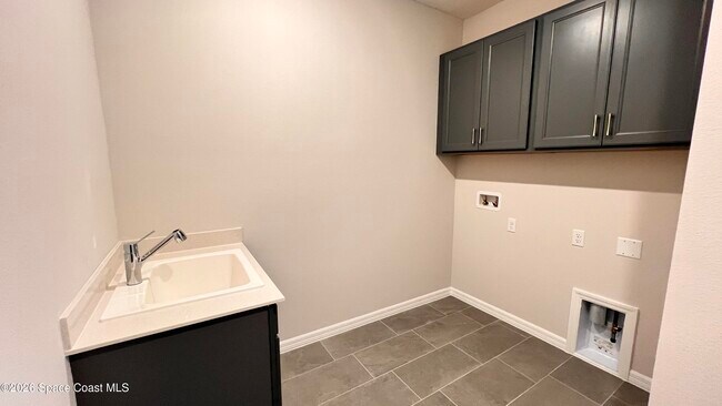 Building Photo - 5009 Sunnytime St