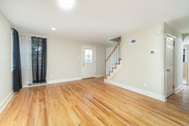 Building Photo - 3936 Walnut St