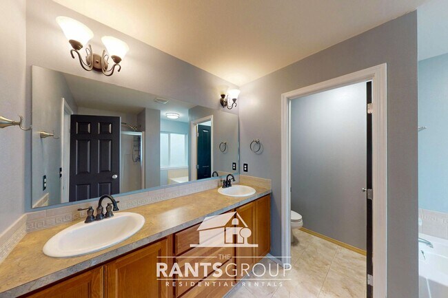 Building Photo - Updated Yelm Home with A/C, Bonus Room, and Fenced Yard!