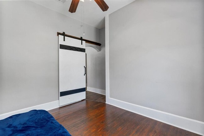 Building Photo - 308 Alva St