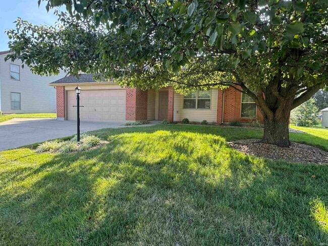 Building Photo - 7131 Greenlake Dr