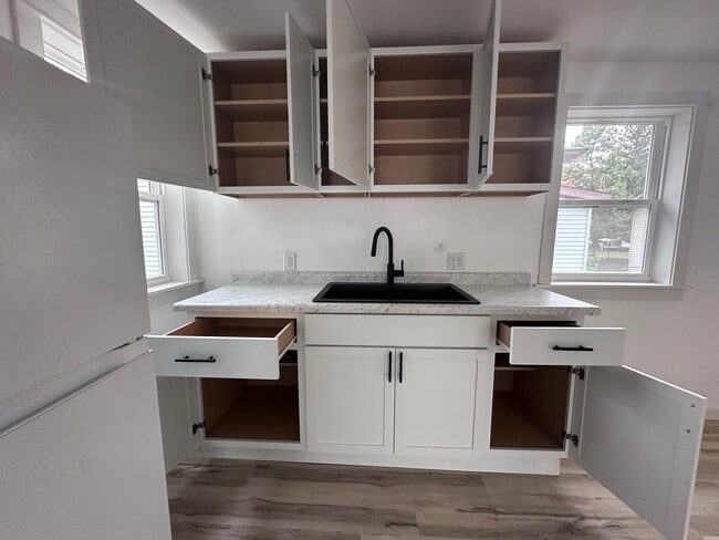 Building Photo - 1016 4th Ave