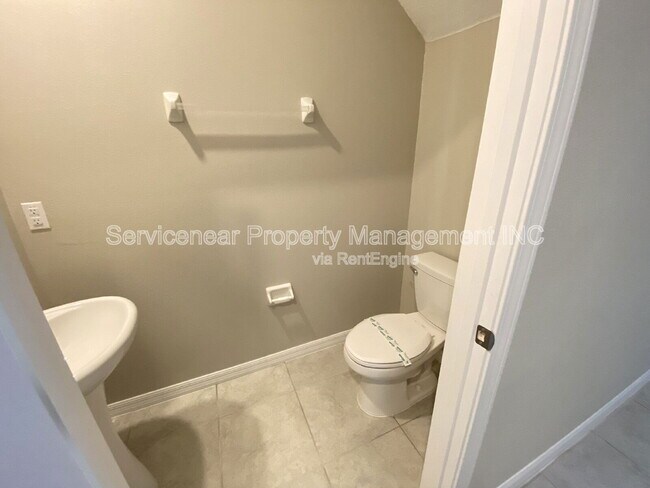 Building Photo - 4404 Eternal Prince Dr