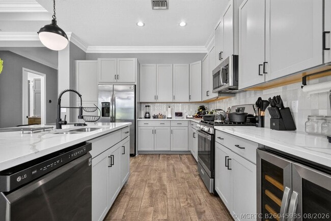 Building Photo - 15660 Goldfinch Cir