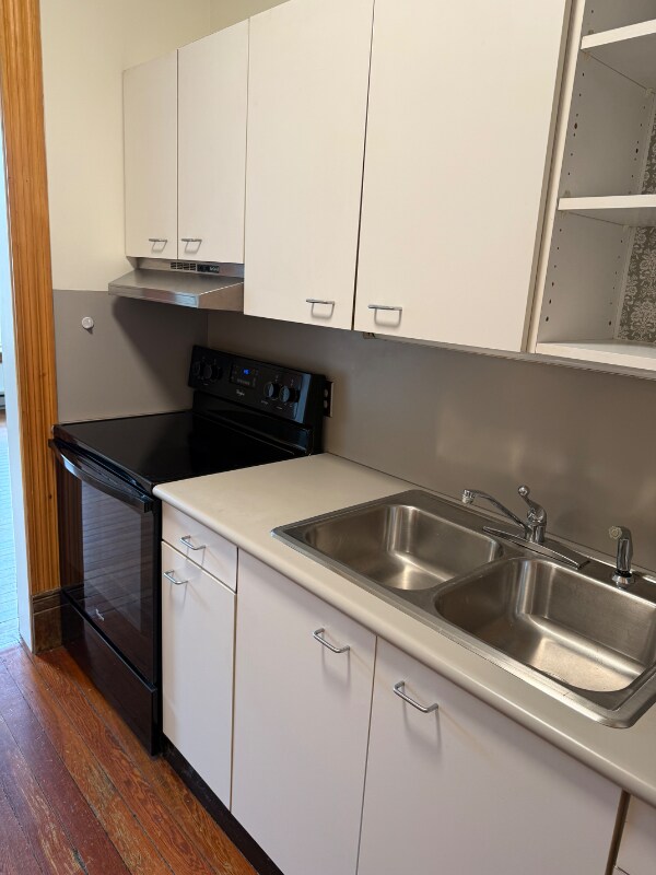 Building Photo - 265 N Limestone