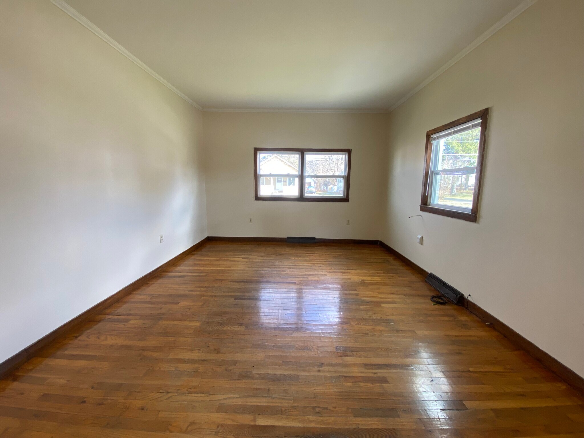 Building Photo - 302 Perry St