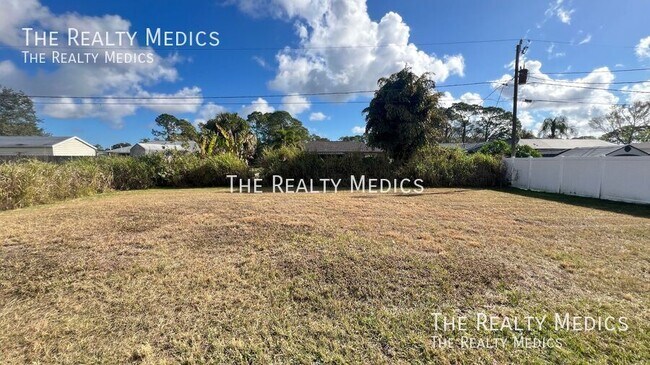 Building Photo - 1161 Yager Rd SE