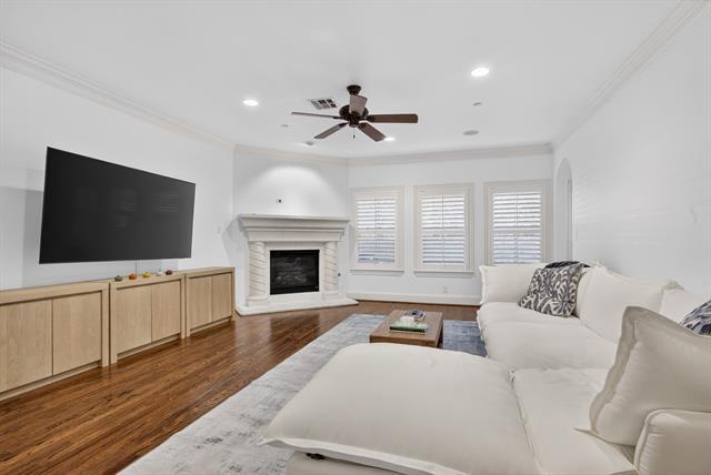 Building Photo - 5801 Hillcrest Ave