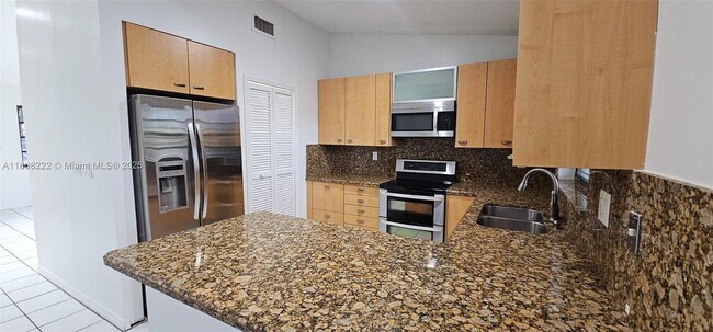Building Photo - 7511 SW 114th Ct