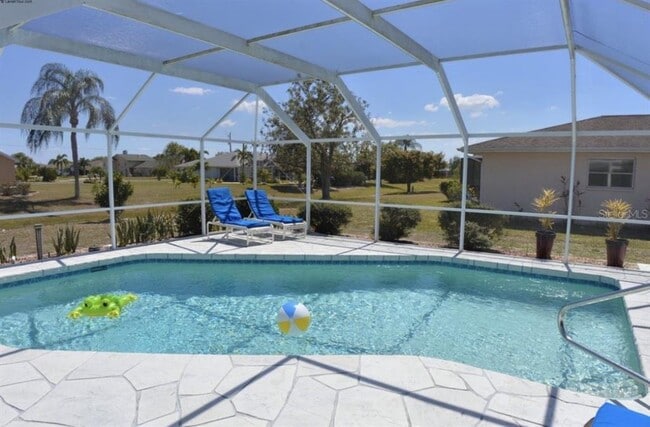 Building Photo - 2082 Onondaga Ln