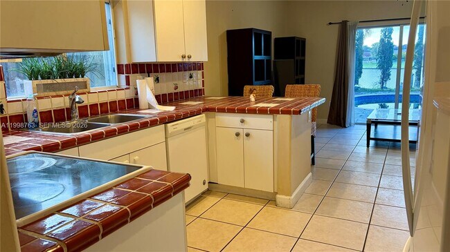 Building Photo - 13553 SW 124th Avenue Rd