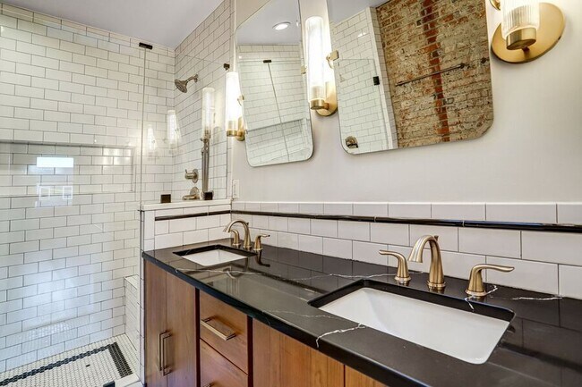 Building Photo - 5012 3rd St NW