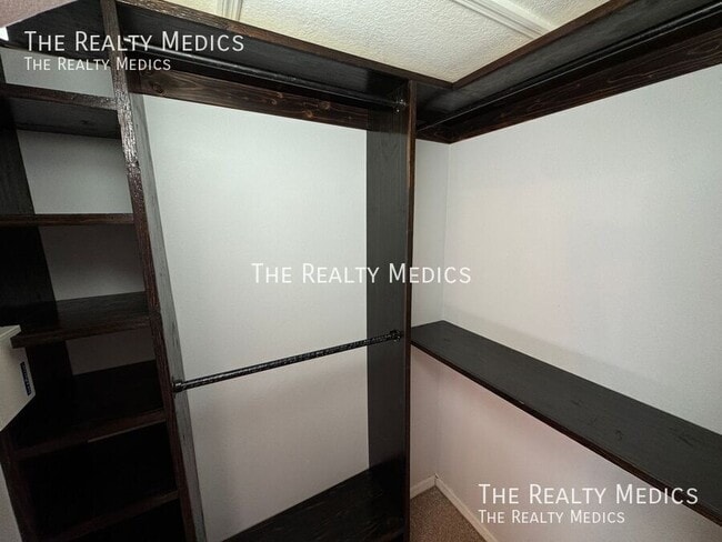 Building Photo - 2938 Daybreak Dr