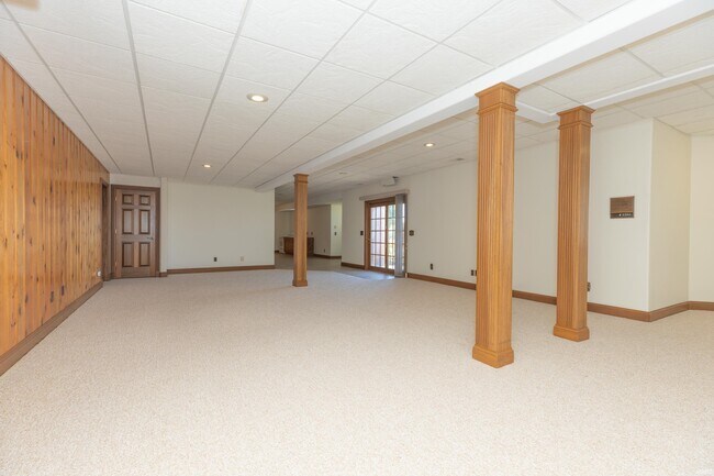 Building Photo - 2155 Durlin Rd