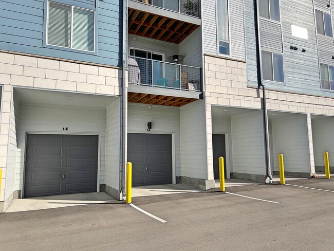 Building Photo - 9287 Twenty Mile Rd