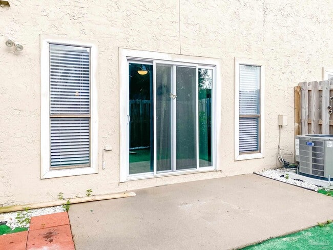 Building Photo - 5280 Kennsington Pl