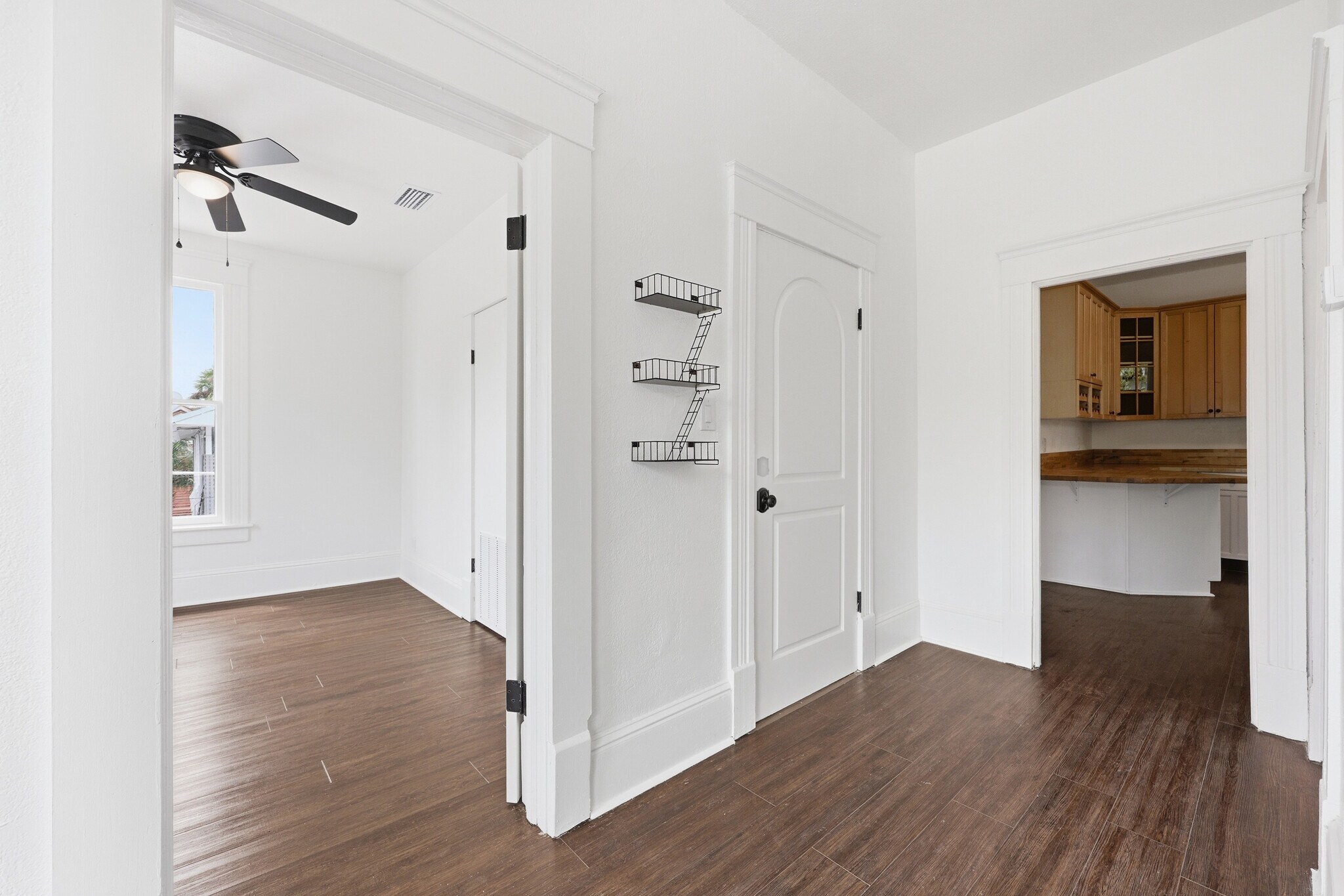 Building Photo - 2253 Herschel St