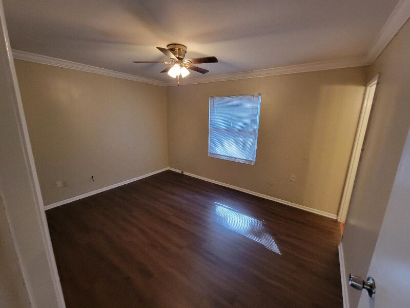 Building Photo - 129 Auburn Pl
