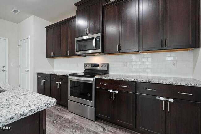 Building Photo - 319 Joneshaven Dr