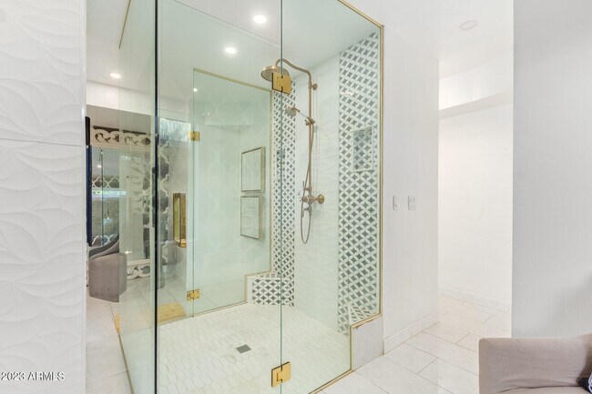 Building Photo - 4450 E Camelback Rd