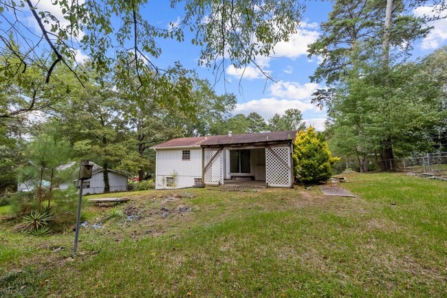 Building Photo - Charming Center Point Home