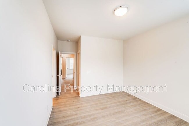 Building Photo - 645 Brookwood St