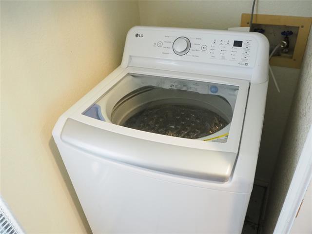 Building Photo - 924 Summer Trail