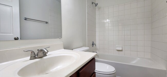 Building Photo - 431 Wheatfield Dr